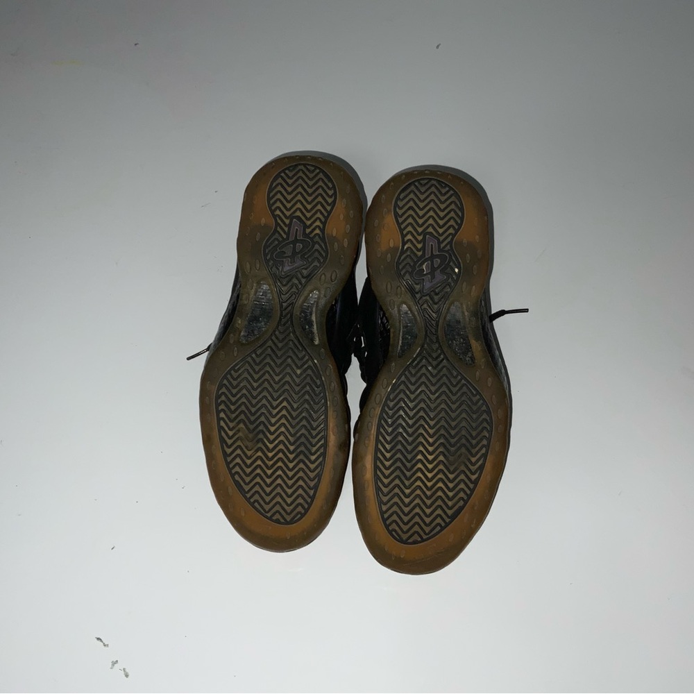 Nike Black and Purple Athletic Shoes - Picture 4 of 5